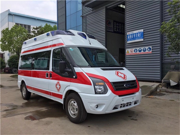 新时代高端救护车厂家 打造安全高效的“移动ICU”——120抢救车与救护车的革新之路